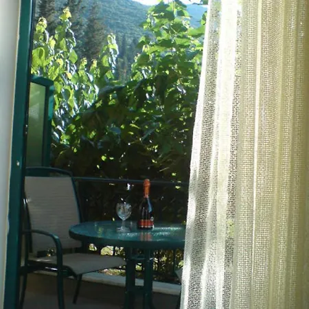 בית הארחה Odysseia Beachside Apartments ניקיאנה